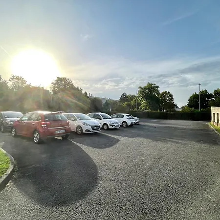 + Parking Prive
